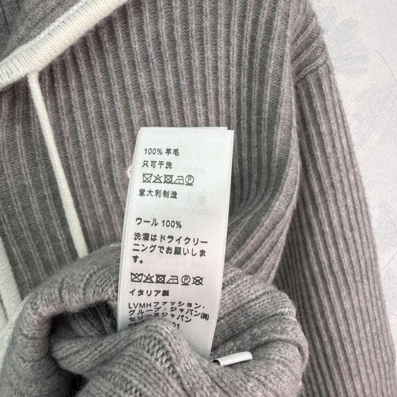 Ce1i*e sweater